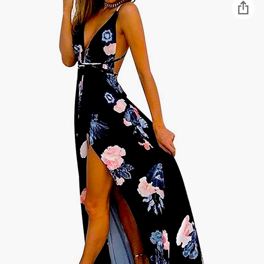 Beautiful backless dress !